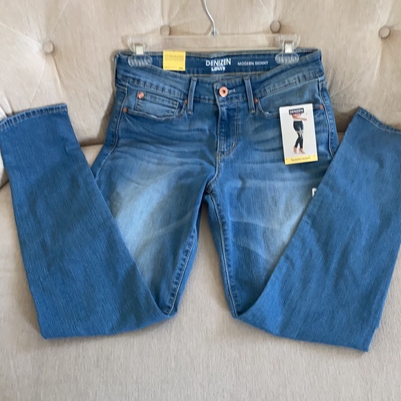 DENIZEN from Levi's Women's Modern Skinny Jeans - Picture 13 of 16